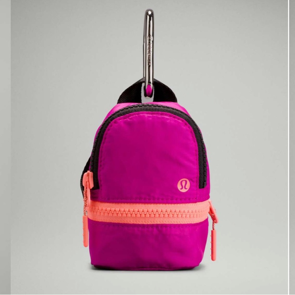 Lululemon adventure backpack nano clip - 💜💗 pairs with Sonic Pink belt bag
